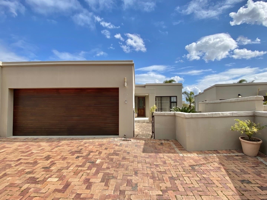 4 Bedroom Property for Sale in Plattekloof Western Cape